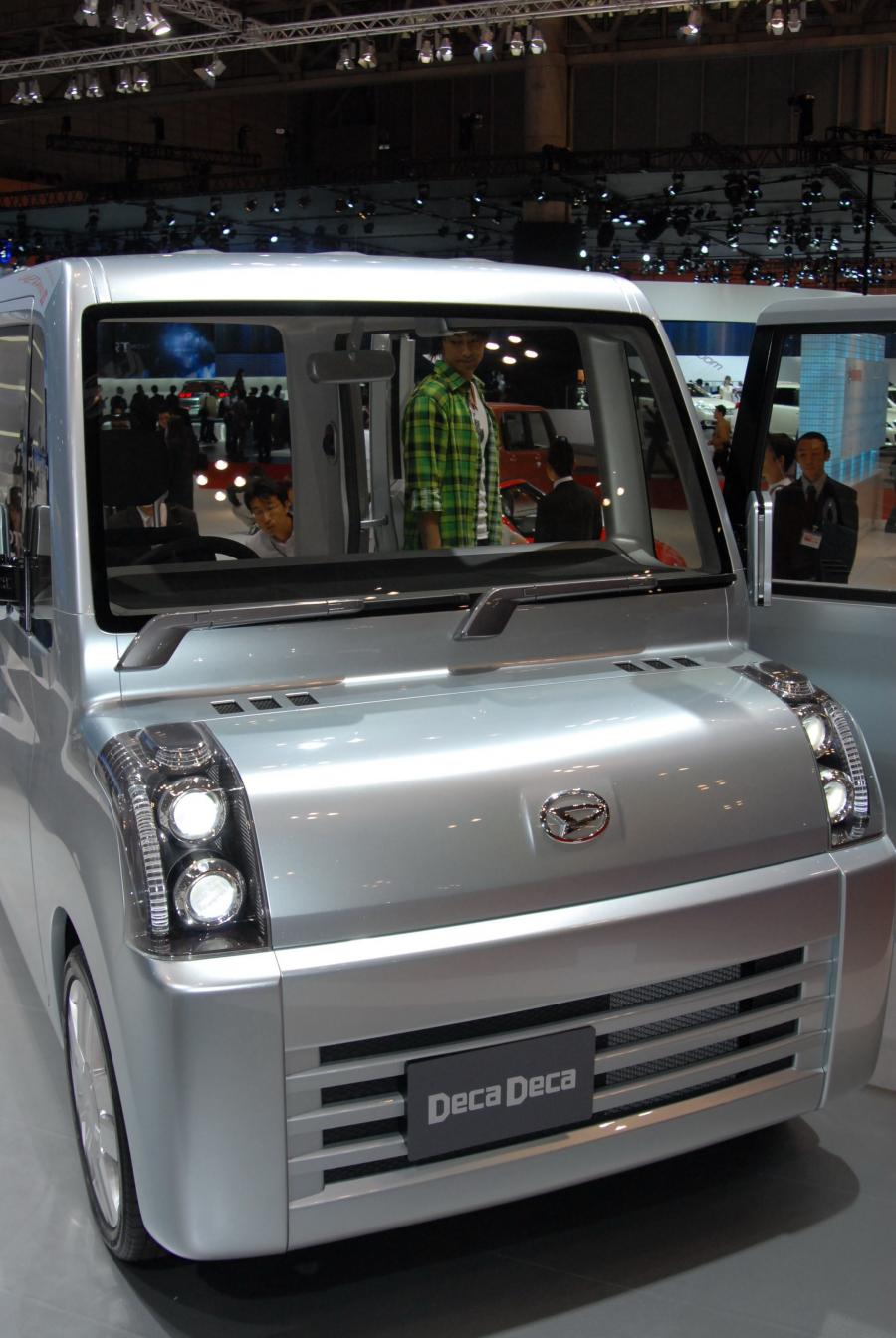  Daihatsu Deca Deca Concept 2009 года  (фото 18 из 24)